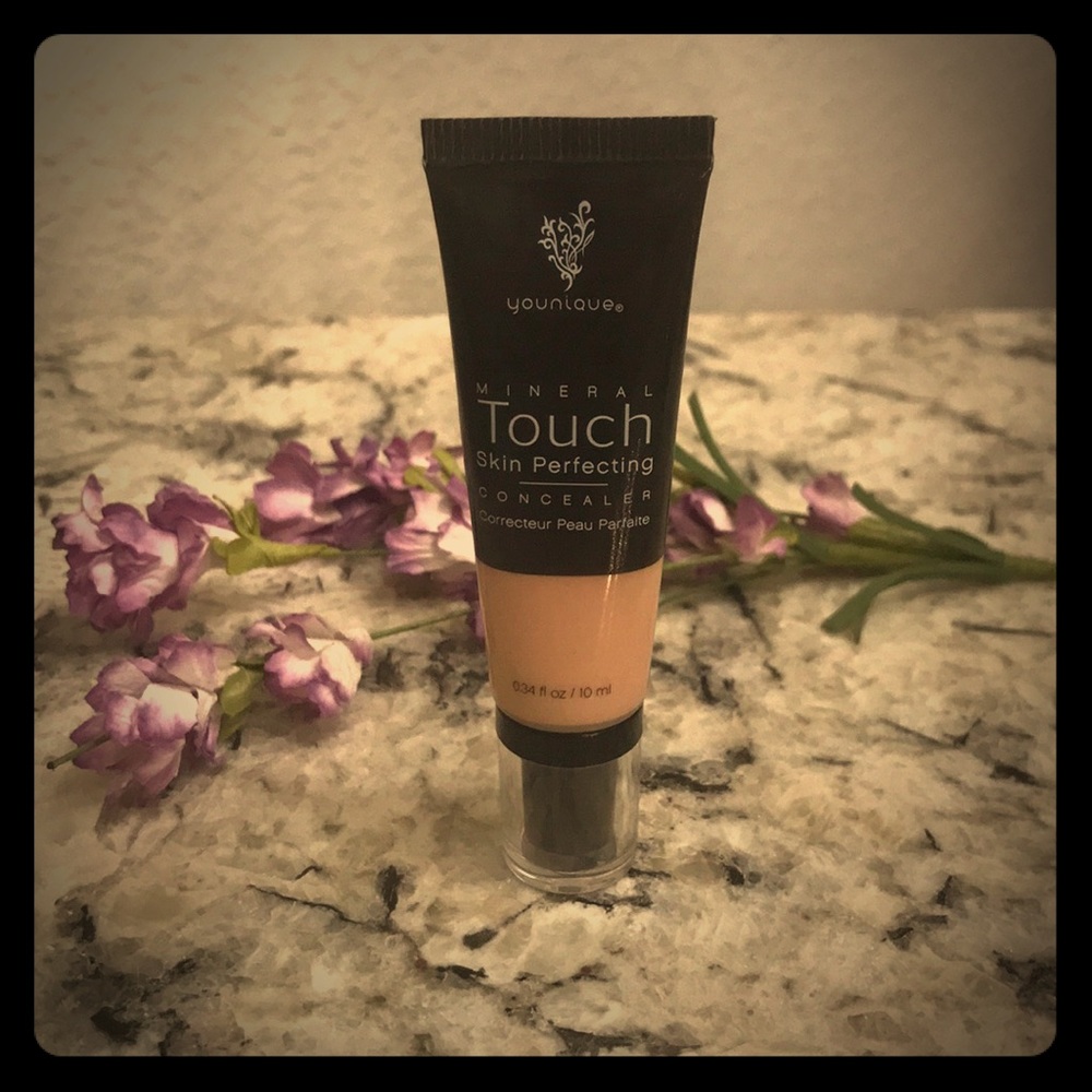 Younique Mineral Touch Skin Concealer - Scarlet